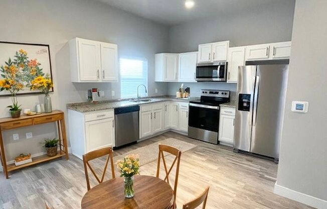 1 bed, 1 bath, 692 sqft, $1,395, Unit 3410 N Carefree Circle - Unit 208