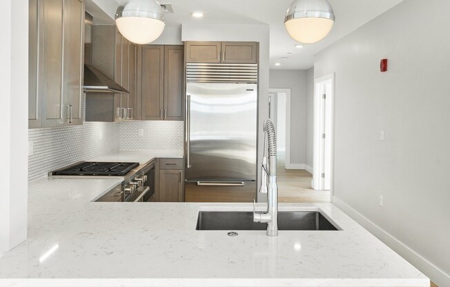 3 beds, 2 baths, 1,440 sqft, $6,300, Unit 606