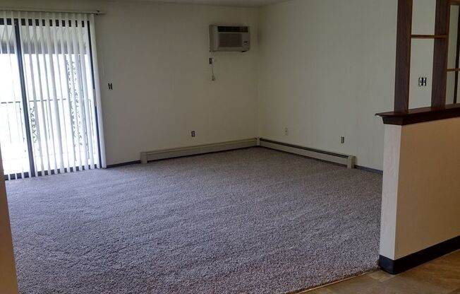 1 bed, 1 bath, 790 sqft, $1,019, Unit 1690-11