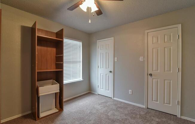 4 beds, 3 baths, 2,056 sqft, $2,795
