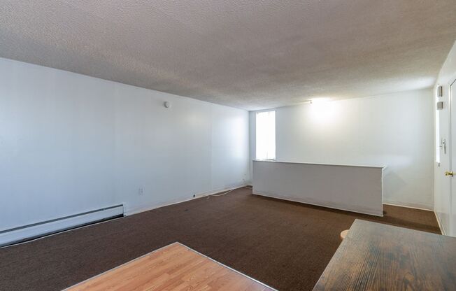 1 bed, 1 bath, $995, Unit 2400 S 4th St 3rd Fl