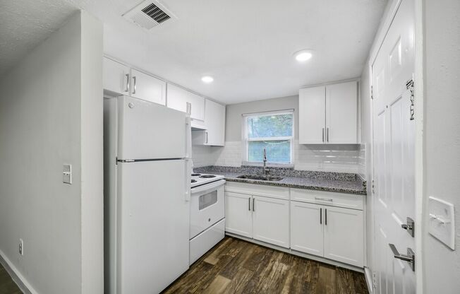 2 beds, 1 bath, 720 sqft, $1,154