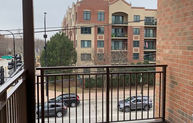 3 beds, 2 baths, 1,353 sqft, $3,665, Unit 302