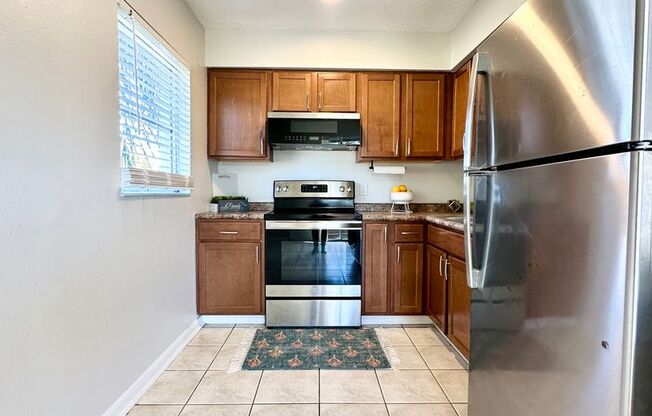 2 beds, 1 bath, 920 sqft, $1,899, Unit 24