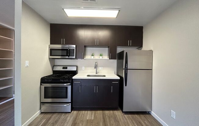 Studio, 1 bath, 360 sqft, $1,325, Unit 55