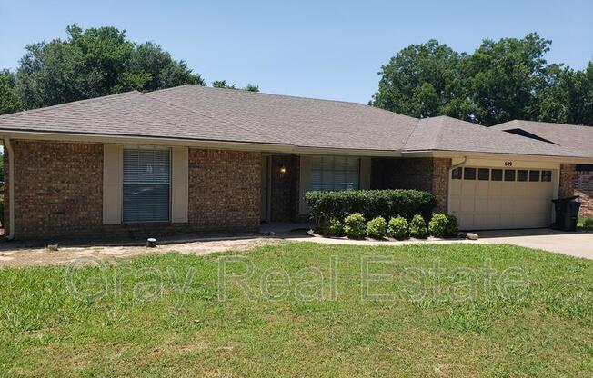 3 beds, 2 baths, $1,700