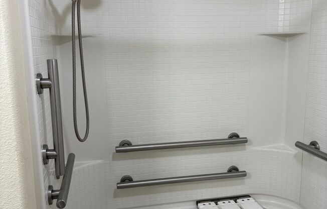 2 beds, 2 baths, 1,064 sqft, $2,271, Unit 1663 - 201