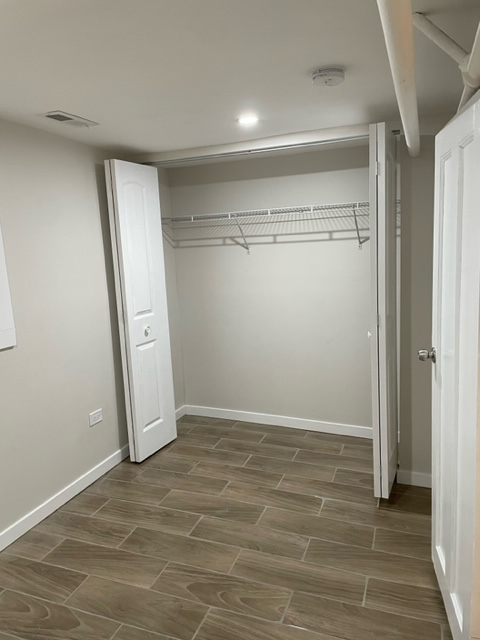 5422 W DAKIN