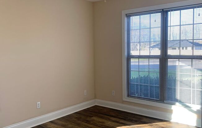 2 beds, 2 baths, 990 sqft, $1,115, Unit 918 B