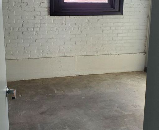 2 beds, 2 baths, 948 sqft, $1,367, Unit 502W