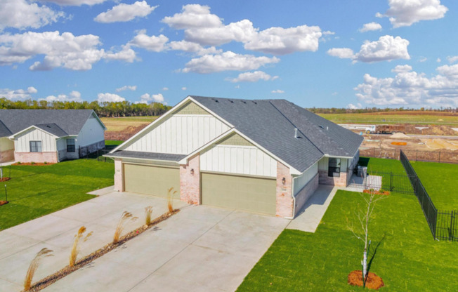 *Beautiful New Duplexes in Goddard School District* -  MOVE IN SPECIAL  1st MONTH FREE !!!