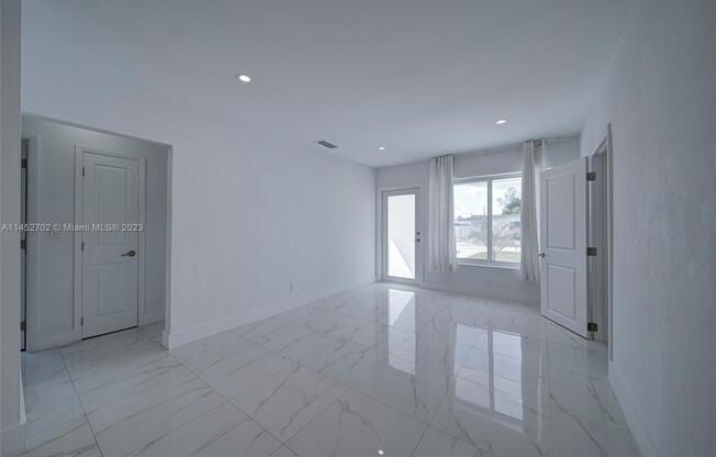 6561 SW 30 ST