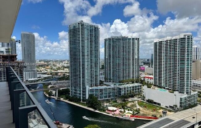 2 beds, 2.5 baths, $6,450, Unit # 2412