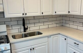 Renovated Studio Apartment for Lease in Van Nuys