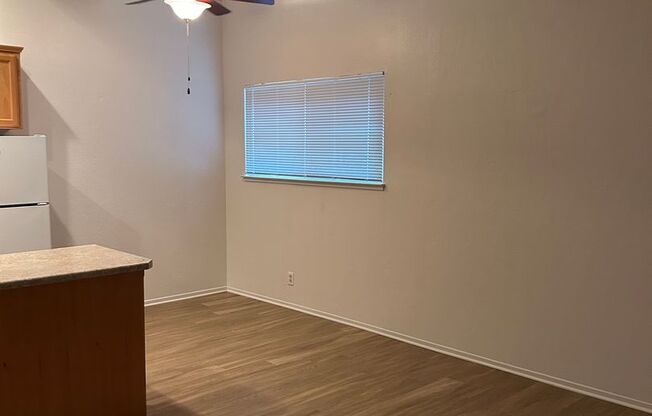 1 bed, 1 bath, 550 sqft, $1,250, Unit 059