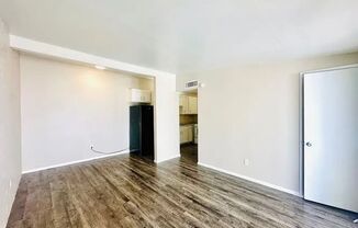2 beds, 1 bath, 650 sqft, $950, Unit 114-15