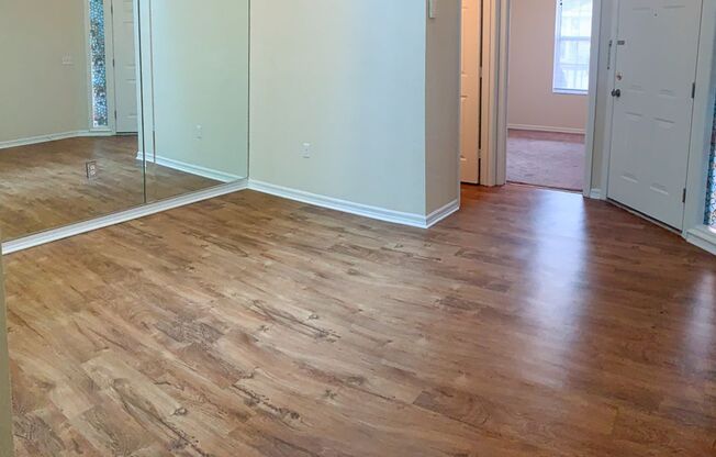 2 beds, 2 baths, 664 sqft, $1,195, Unit 5