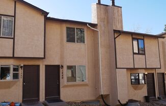 3 Bedroom 2.5 Bath Townhome with Great Mountain Views with AC