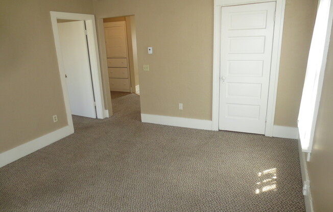 1 bed, 1 bath, 800 sqft, $895, Unit 922