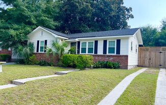 Two Bed, One Bath Home near Daffin Park