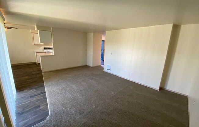 2 beds, 1 bath, 986 sqft, $1,350, Unit 205