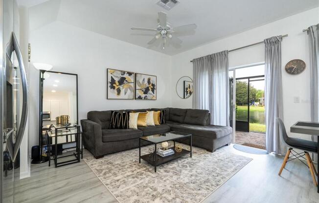 4 beds, 2 baths, 1,400 sqft, $2,500