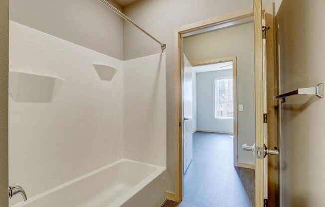 1 bed, 1 bath, 693 sqft, $1,850, Unit 303