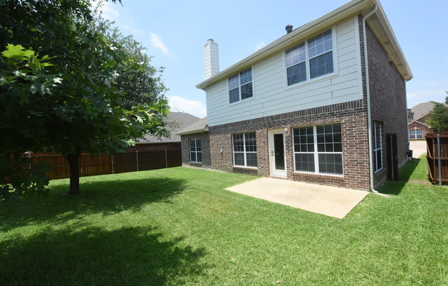 Charming 3-Bedroom Home in McKinney with Loft and Large Backyard