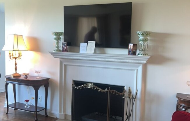2 beds, 2 baths, 1,557 sqft, $18,000, Unit 19C