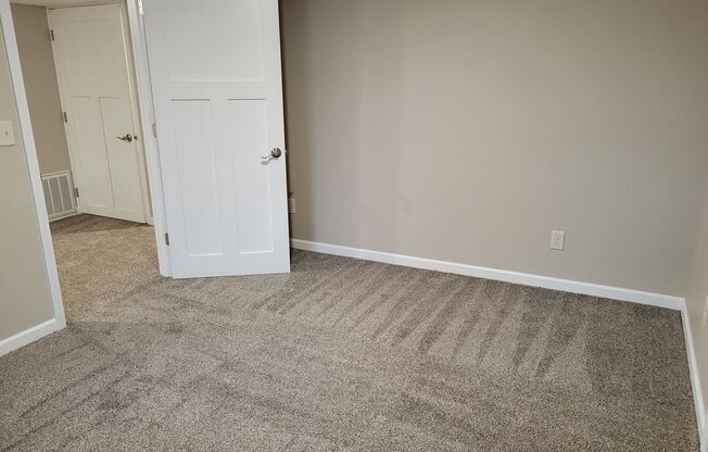 2 beds, 1 bath, $1,200, Unit Apt #2