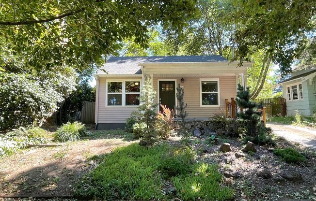 Charming Kenton Bungalow with Large Fenced Yard, Central A/C, Washer/Dryer