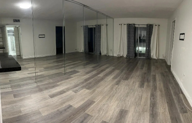 1855 W 60 ST