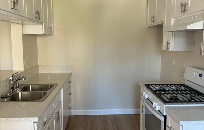 1 bed, 1 bath, 720 sqft, $2,300, Unit 807