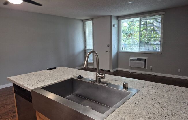 2 beds, 1 bath, 825 sqft, $2,835, Unit 0018