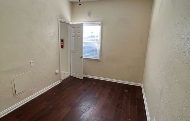 1 bed, 1 bath, 550 sqft, $1,595, Unit 05