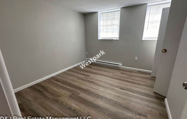2 beds, 1 bath, 850 sqft, $1,295, Unit Unit 10