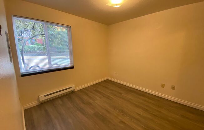 3 beds, 1.5 baths, $2,795, Unit 9