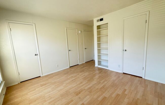 2 beds, 1 bath, 924 sqft, $1,709, Unit OPA-225