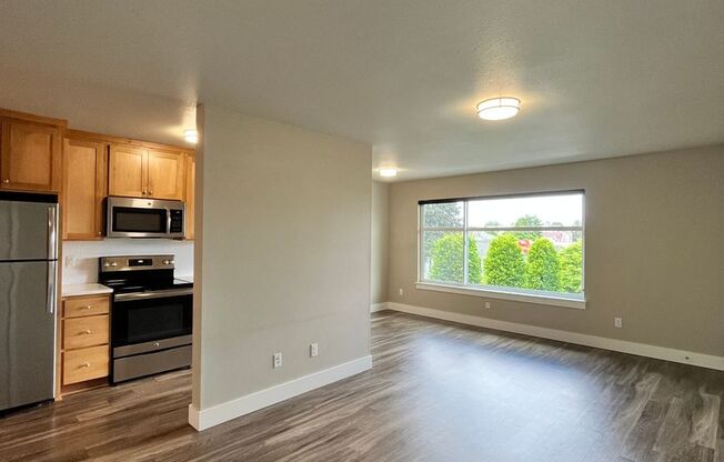 1 bed, 1 bath, $1,595, Unit 14