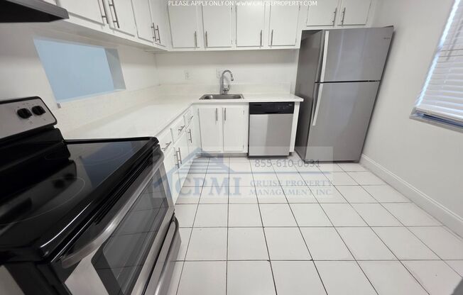1 bed, 1 bath, 725 sqft, $1,750, Unit V120