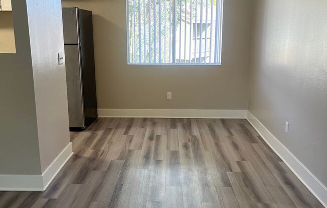 2 beds, 1 bath, 896 sqft, $1,995, Unit 096