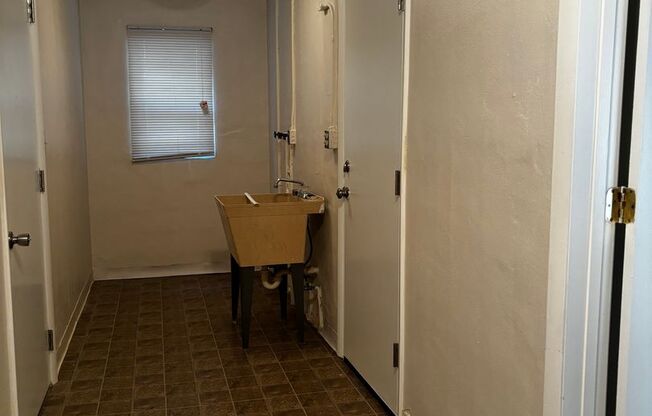 2 beds, 1 bath, $2,650