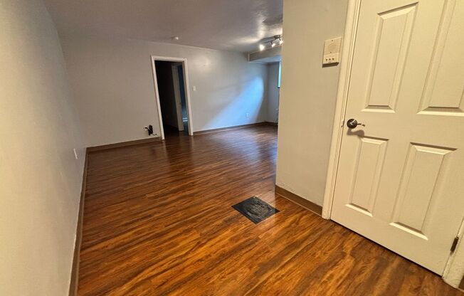 2 beds, 1 bath, 800 sqft, $1,520, Unit 6230 Fifth Ave. #A3-E