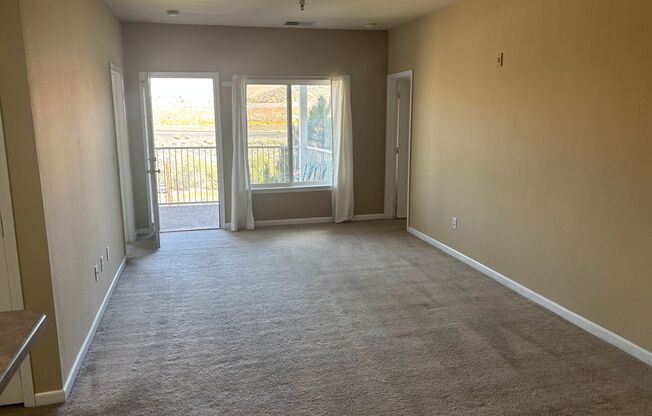 4 beds, 4 baths, $2,400, Unit UNIT 422