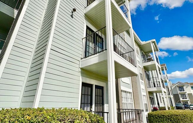 1 bed, 1 bath, 650 sqft, $1,270, Unit 2550 N. Alafaya Trail 6207