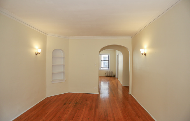 1625 W LUNT