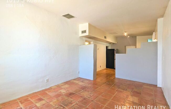 1015 S RUBIO AVE