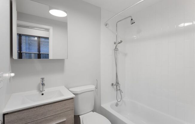 2 beds, 2 baths, $2,400, Unit 104