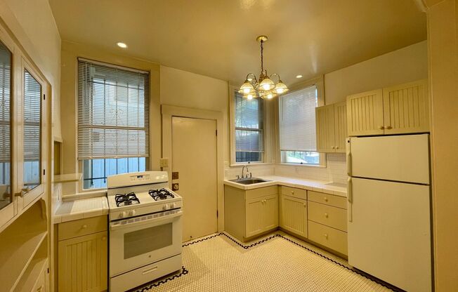 2411-2423 Post Street (1021r)