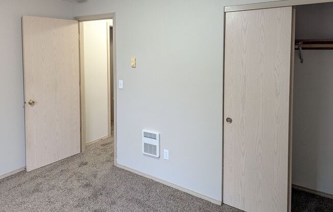 2 beds, 1 bath, 837 sqft, $1,250, Unit 1358